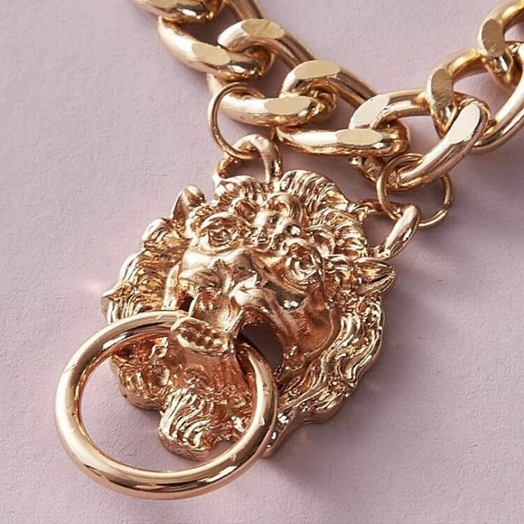 Exaggerated Gold Lion Chain Link Choker Necklace - Picture 8 of 10
